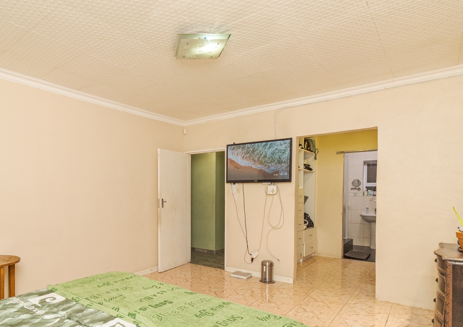 4 Bedroom Property for Sale in Devon Park Western Cape